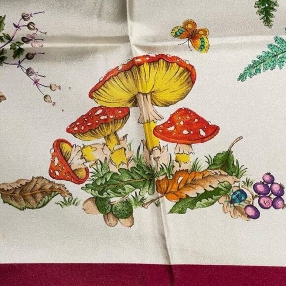 Gucci Vintage Floral Silk Scarf With Box - Picture 7 of 16